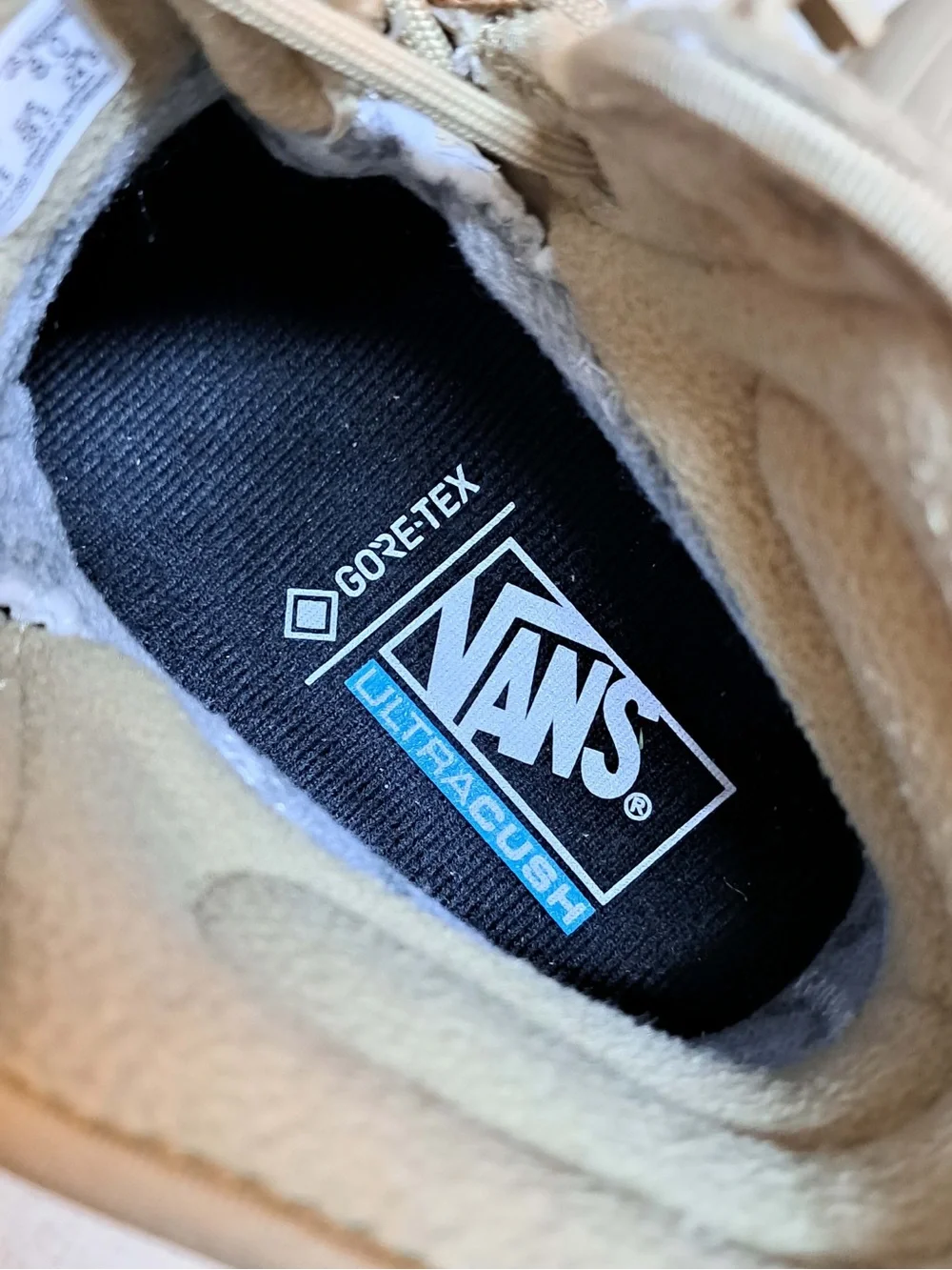 Vans MTE Sk8-Hi Gore-Tex Boots - Women's size 8 / Men's size 6.5